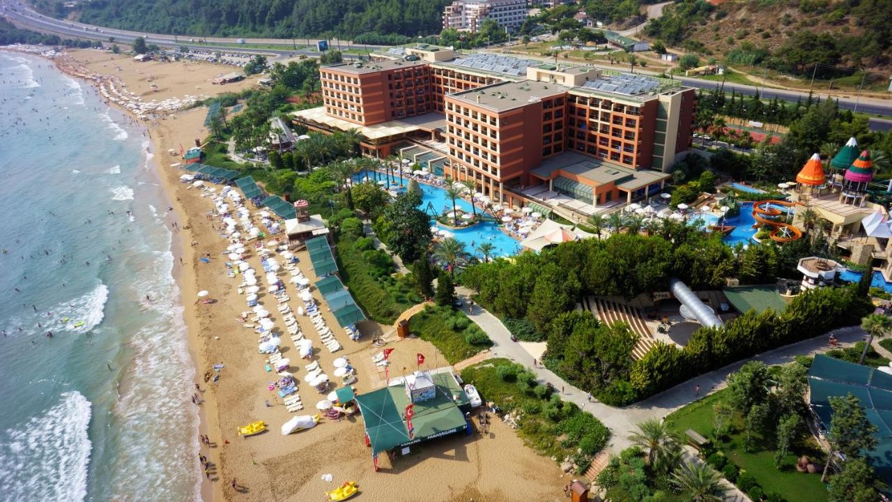 AQI HOTELS PEGASOS ROYAL