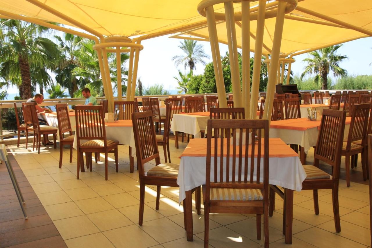AQI HOTELS PEGASOS ROYAL