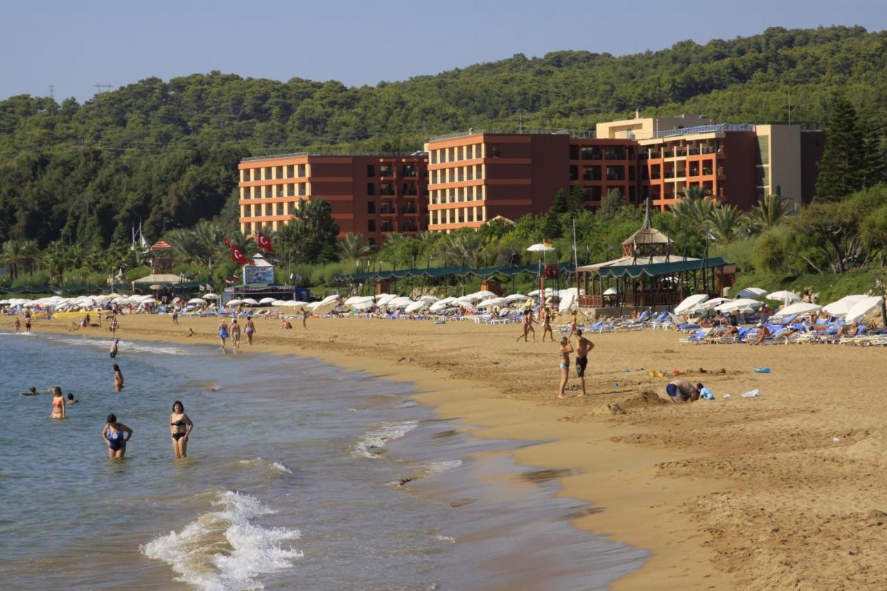 AQI HOTELS PEGASOS ROYAL
