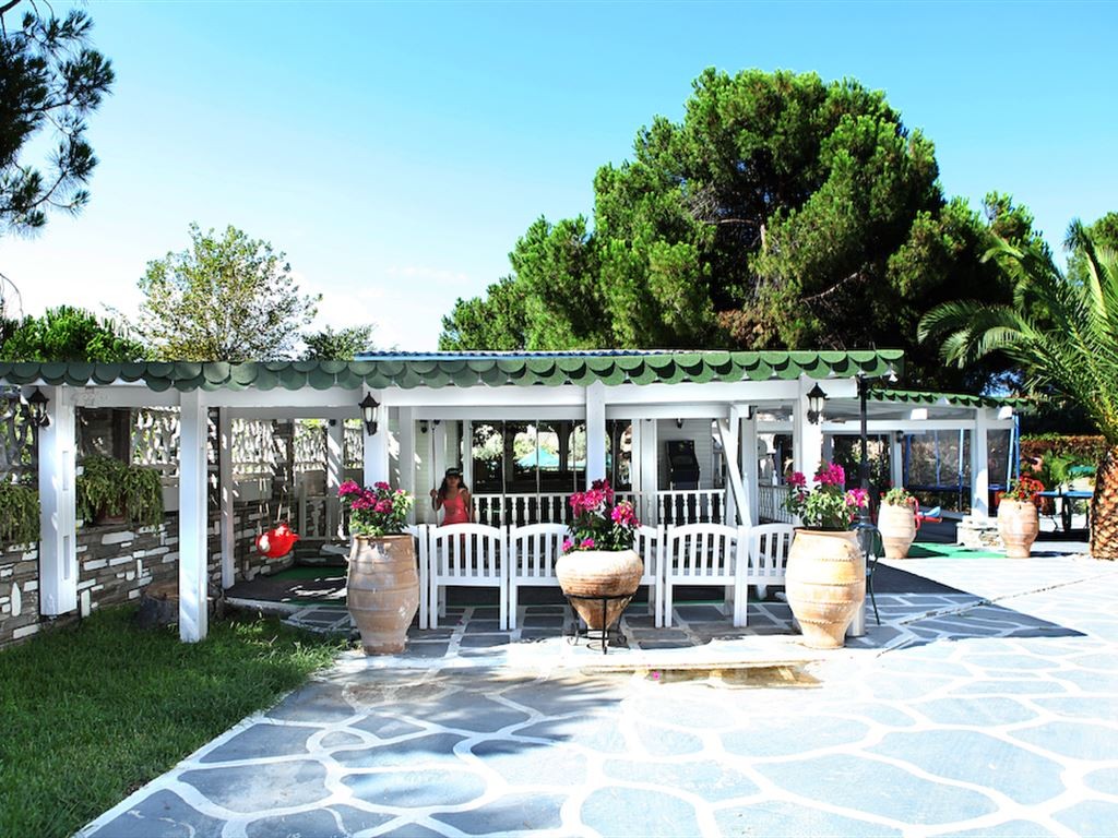 DIAPOROS HOTEL