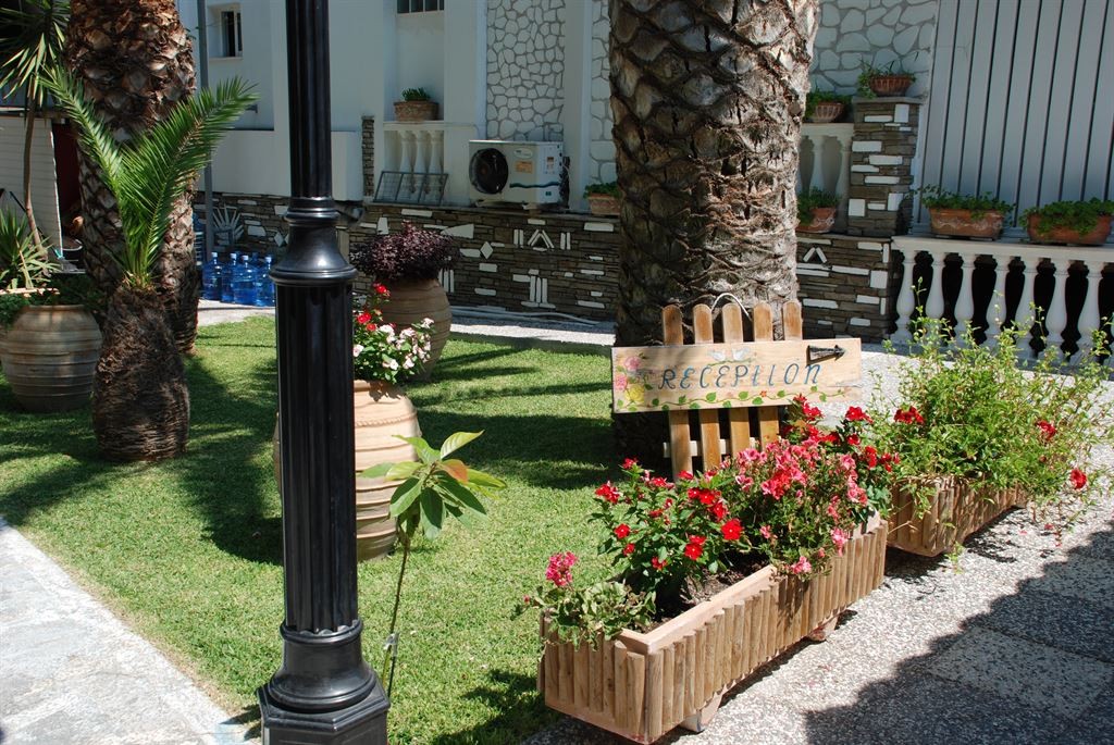 DIAPOROS HOTEL