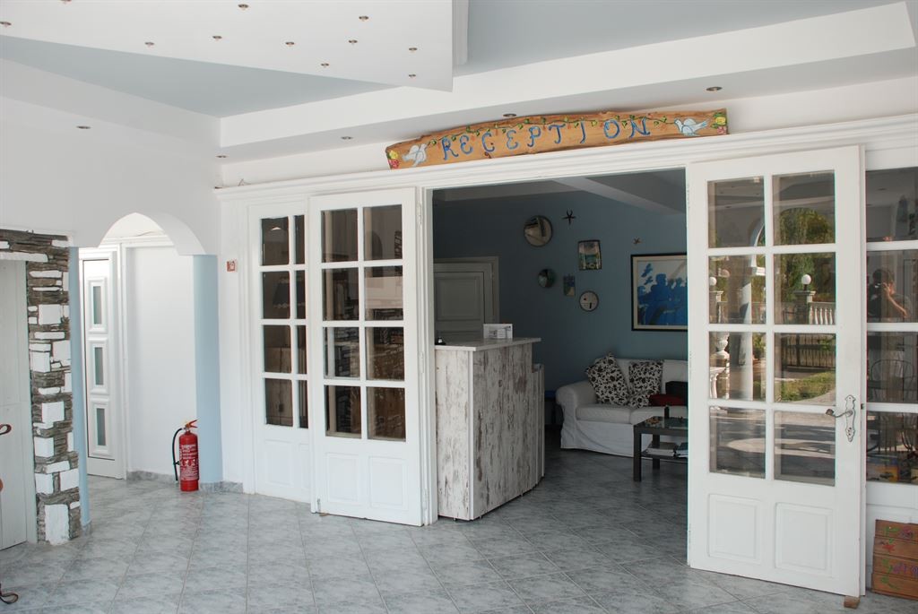 DIAPOROS HOTEL