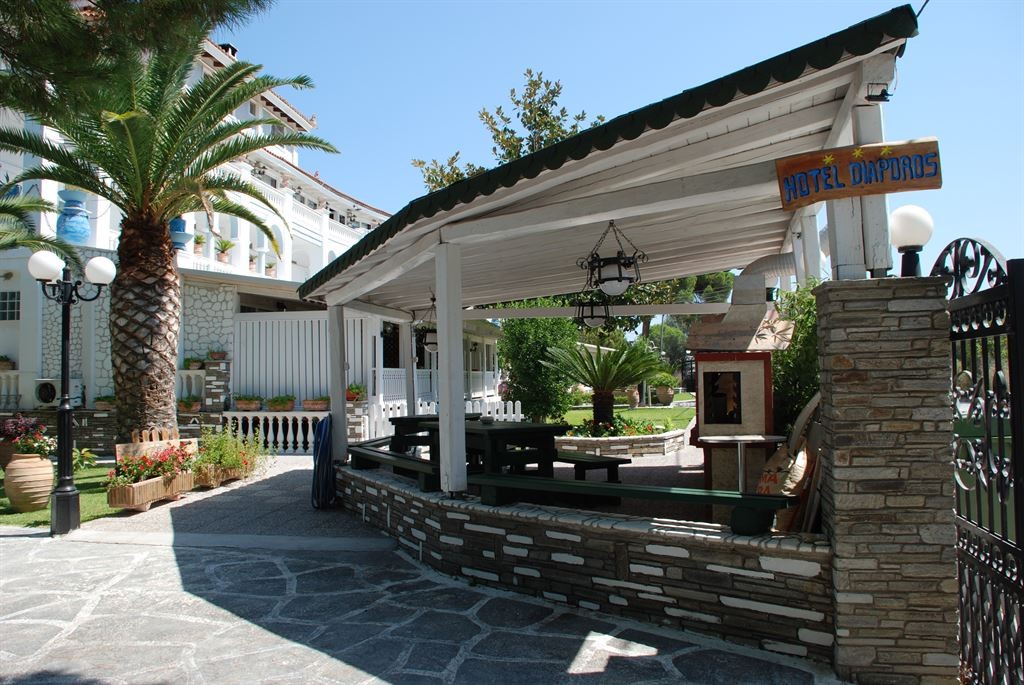 DIAPOROS HOTEL