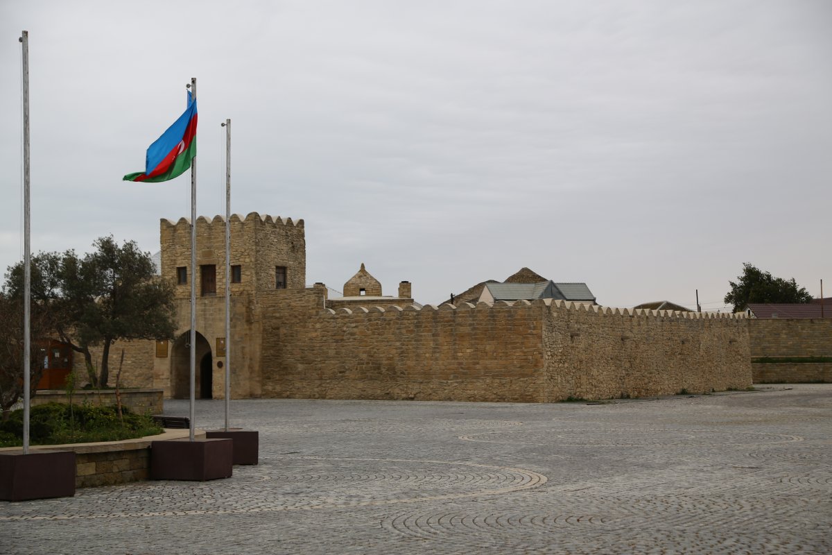 Екскурзия в АЗЕРБАЙДЖАН - Баку - перлата на Каспийско море - със самолет и водач от България!