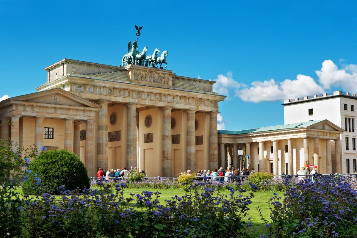 Екскурзия в ГЕРМАНИЯ и ЧЕХИЯ - Берлин, Дрезден и Прага - история и съвремие , със самолет и обслужване на български език!