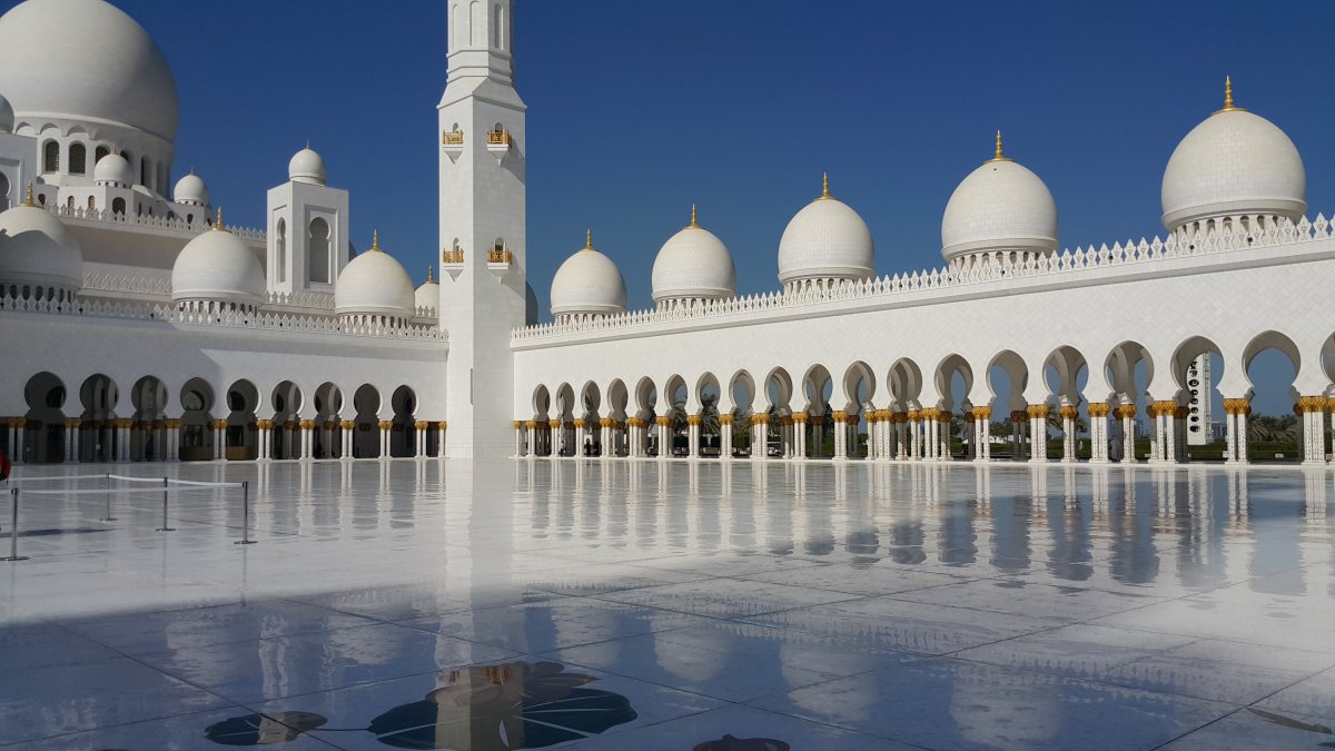 Почивка в Абу Даби и Дубай с 6 нощувки в плажен хотел на Palm Jumeirah - 8 дни!