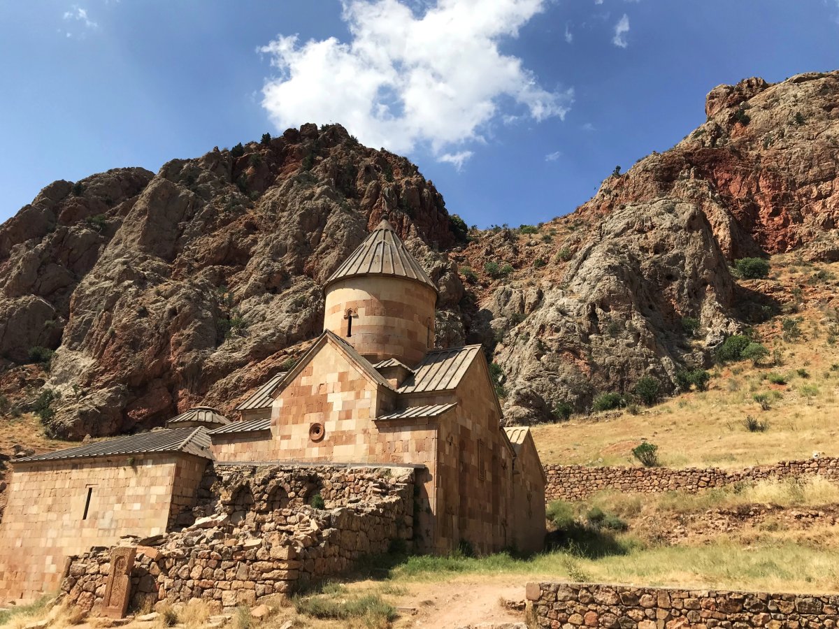 Екскурзия в АРМЕНИЯ - Ереван - природа, култура и древни традиции - със самолет, на български език!