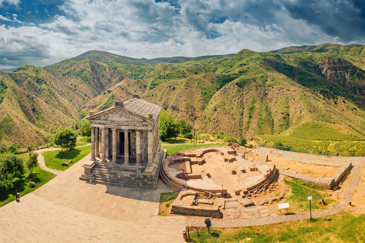 Екскурзия в АРМЕНИЯ - Ереван - природа, култура и древни традиции - със самолет, на български език!